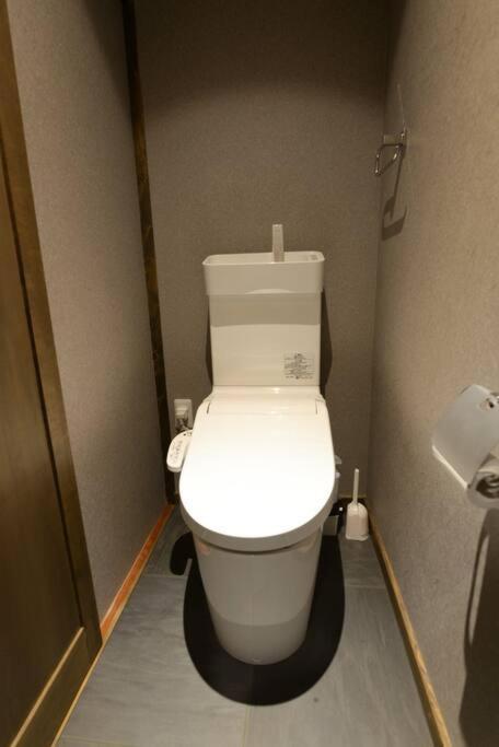 Jr京都駅徒歩10分。お風呂が素敵な貸切京町家。6人まで最適。 Kyoto
